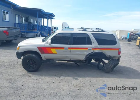 1998 Toyota 4Runner Sr5 V6 z USA, uszkodzony, nr VIN JT3HN86R5W0141281